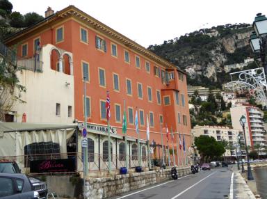 Vue du Palais de la marine depuis le quai Ponchardier.