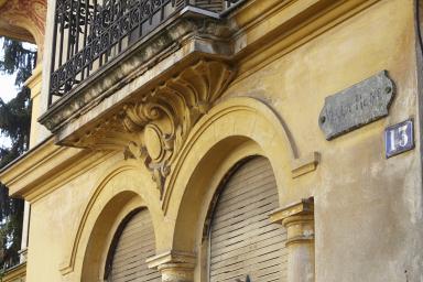 Détail de la façade sur rue.