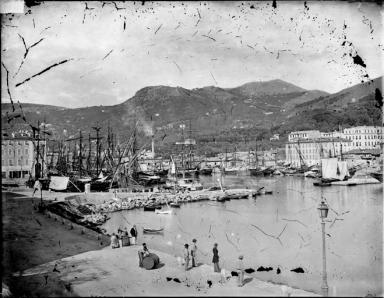 Carte postale du port de Nice, vers 1864.