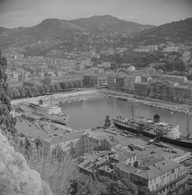 Photographie arienne du port de Nice en 1960.