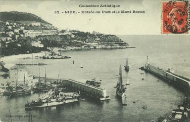 Carte postale de l'entrée du port de Nice et du Mont Boron vers 1905.