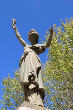 Statue de la Rpublique, vue de trois-quart.