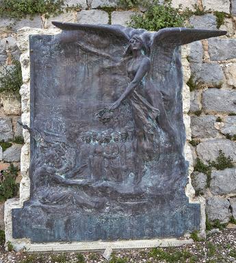 Carr de Verdun. Haut-relief en bronze dit Victoire. Sculpteur mile Guillaume. 1919.