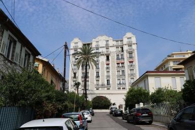 Vue éloignée et mise en situation urbaine