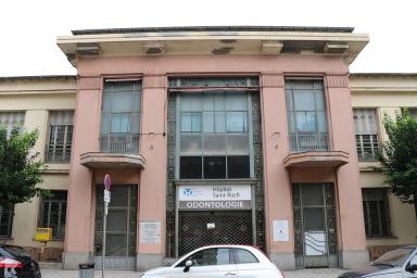 Vue rapprochée de l'avant-corps du front ouest