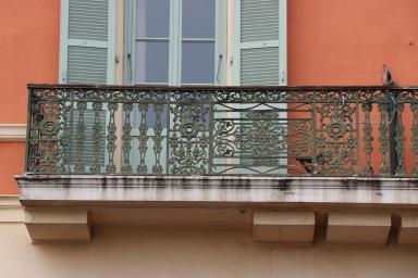 Détail d'un balcon et d'un garde-corps