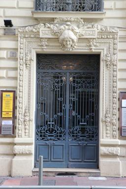 Détail de la porte d'entrée