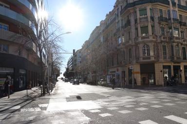 Vue vers le sud depuis le croisement avec la rue de la Buffa