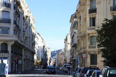 Vue en direction de l'est  partir de la rue de Rivoli