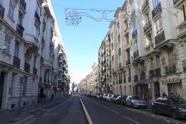 Vue en direction de l'ouest et des fronts urbains constituant les limites franches du trac