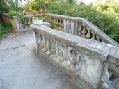 Escalier de distribution de la terrasse d'agrément avant travaux.
