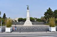 Le Monumpent du Centenaire sur l'esplanade J. Cotta face  la mer.@Monument du rattachement  la France.