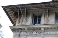 Détail de modénatures et de débord de toiture