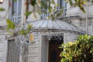 Détail de la marquise d'entrée de la maison