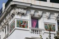 Détail des décors et des modénatures en partie de couronnement
