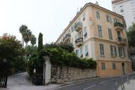 Vue générale de l'immeuble depuis la rue