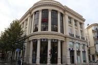 Vue générale de l'immeuble depuis l'avenue Médecin