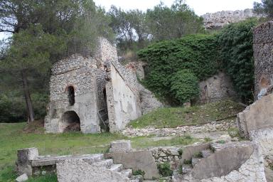 Four à chaux dans une propriété privée au n°1574 Route de Cassis