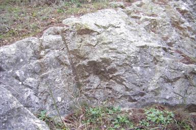 Vue rapprochée sur la trace des outils dans la roche