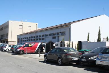 vue rapprochée de la façade ouest sur mur pignon aveugle