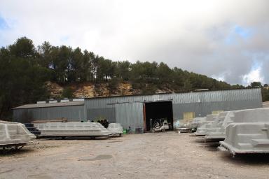 Vue de l'entre du hangar de l'usine