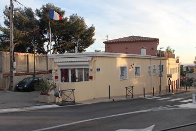 Vue d'ensemble de l'ancienne entreprise de matelasserie et tapisserie en meubles ROSSO et REYNAUD, aujourd'hui reconvertie en habitation