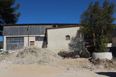 Faade des anciens ateliers de construction de bateau Batifero, puis des ateliers de taille de pierre Lombardi