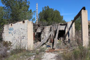 Ruine d'un bâtiment de la carrière Dorat