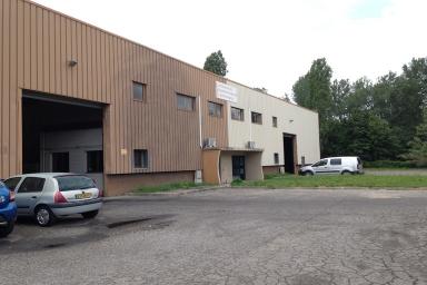 Vue partielle du bâtiment : 2 entreprises dont DEP pour la partie claire