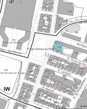 Plan de masse de la salle de cinéma dans la cour de l'immeuble.