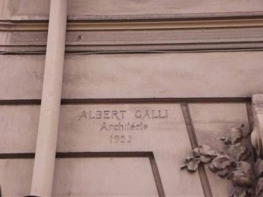 Cinéma Le central. Signature, trumeau du rez-de-chaussée, façade rue Bonaparte