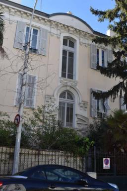 Avenue Fragonard, villa Aline-Jeanne (parcelle LO 0779). Vue du retrait du côté Sud de la rue
