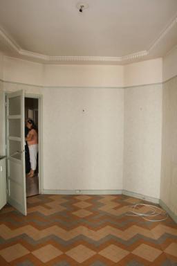 Immeuble du 16 rue Théodore de Banville, appartement du 1er étage, un salon.