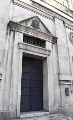 Façade antérieure, entrée.