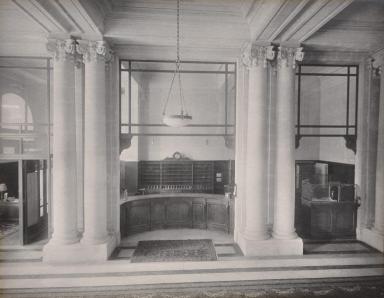 Htel Negresco, Nice, vestibule d'entre, vue de la conciergerie], [1913].