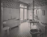 [Htel Negresco, Nice, salle de bains], [1913].