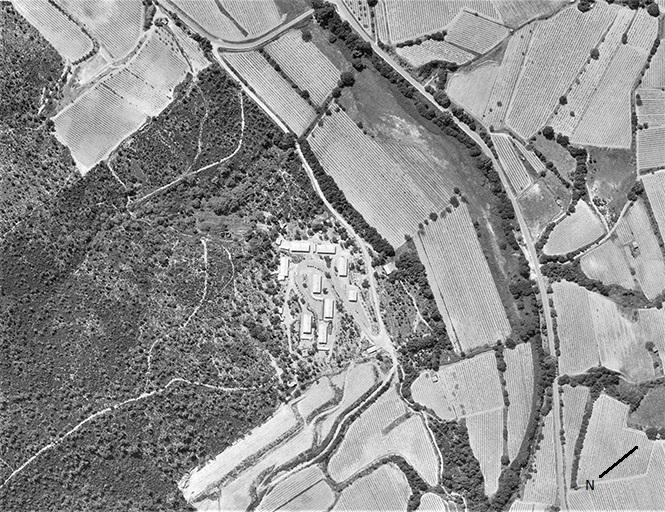 Vue arienne du hameau en juin 1975.