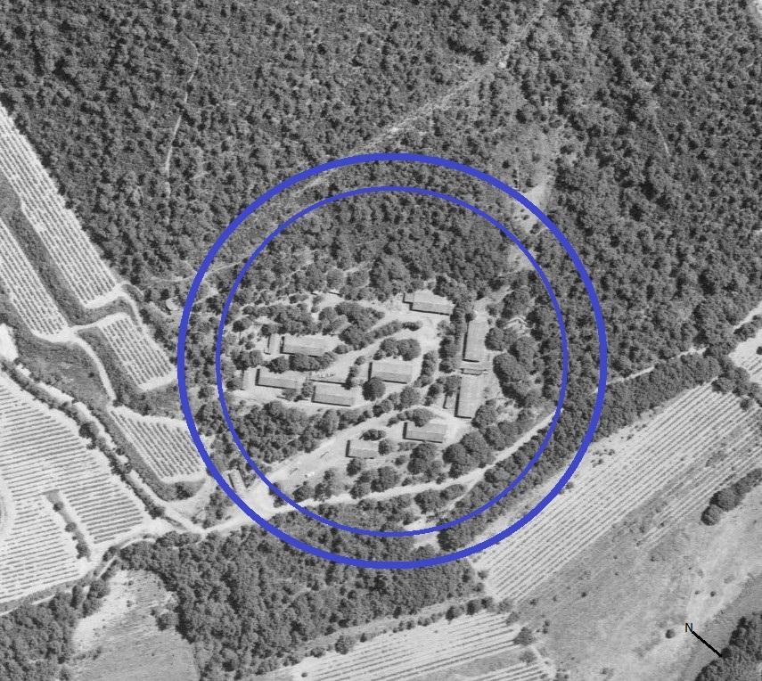 Vue arienne du hameau de la Capelle le 24 juillet 1993. 