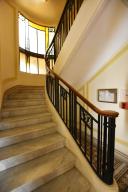 Palais Marchal-Joffre, l'une des deux cages d'escalier identiques.