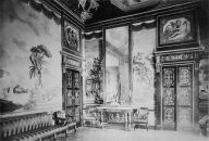 [Vue d'un des salons du chteau de Govone, salle d'audience de la reine ?], 1898.