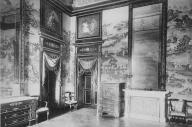 [Vue d'un des salons du chteau de Govone], 1898.