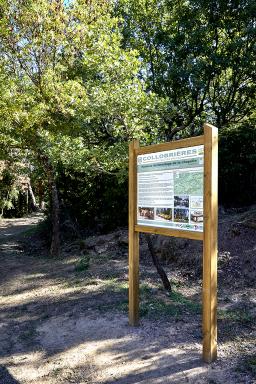 Panneau explicatif sur le hameau.