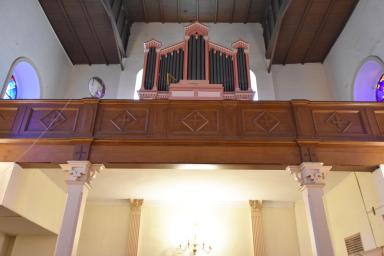 Tribune avec orgue.