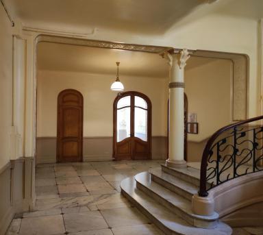 "Grand vestibule" (terminologie de l'architecte) correspondant au dpart de la cage d'escalier, autre vue. 