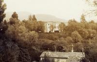 [La Villa de Cessole, vue prise depuis le nord-ouest], 2nd moiti du 19e sicle. Au 1er plan, le bti d'origine de la villa Antoinette.