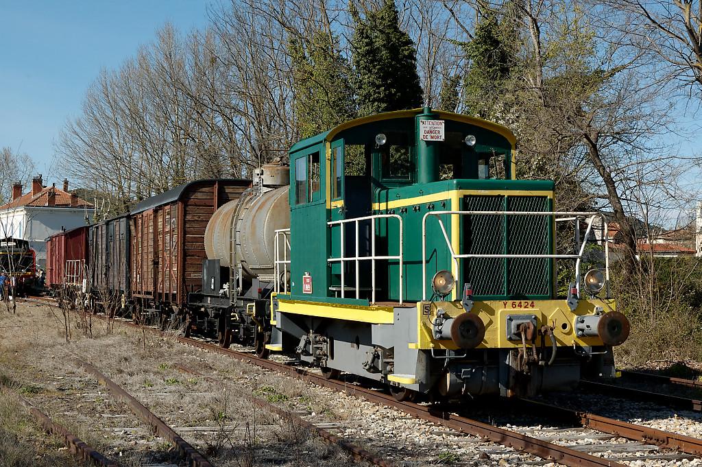 Le locotracteur Y 6424 en gare de Brignoles (ligne de Gardanne  Carnoules)