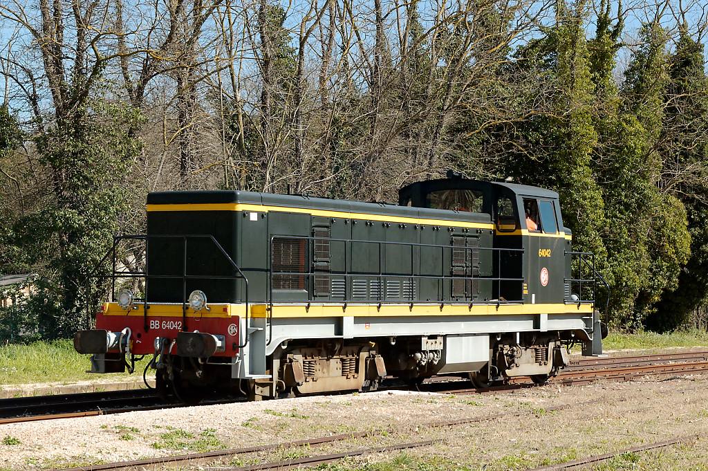 La BB 64042 en gare de Brignoles (ligne de Gardanne  Carnoules)