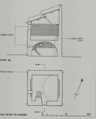 Plan du rez-de-chaussée et coupe AB.