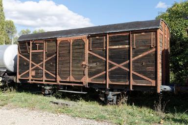 Le wagon couvert "à fourrage" ex-Compagnie du Midi, à Besse-sur-Issole