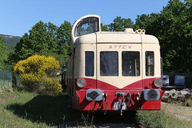 Autorail X 3976 au dépôt de Besse-sur-Issole